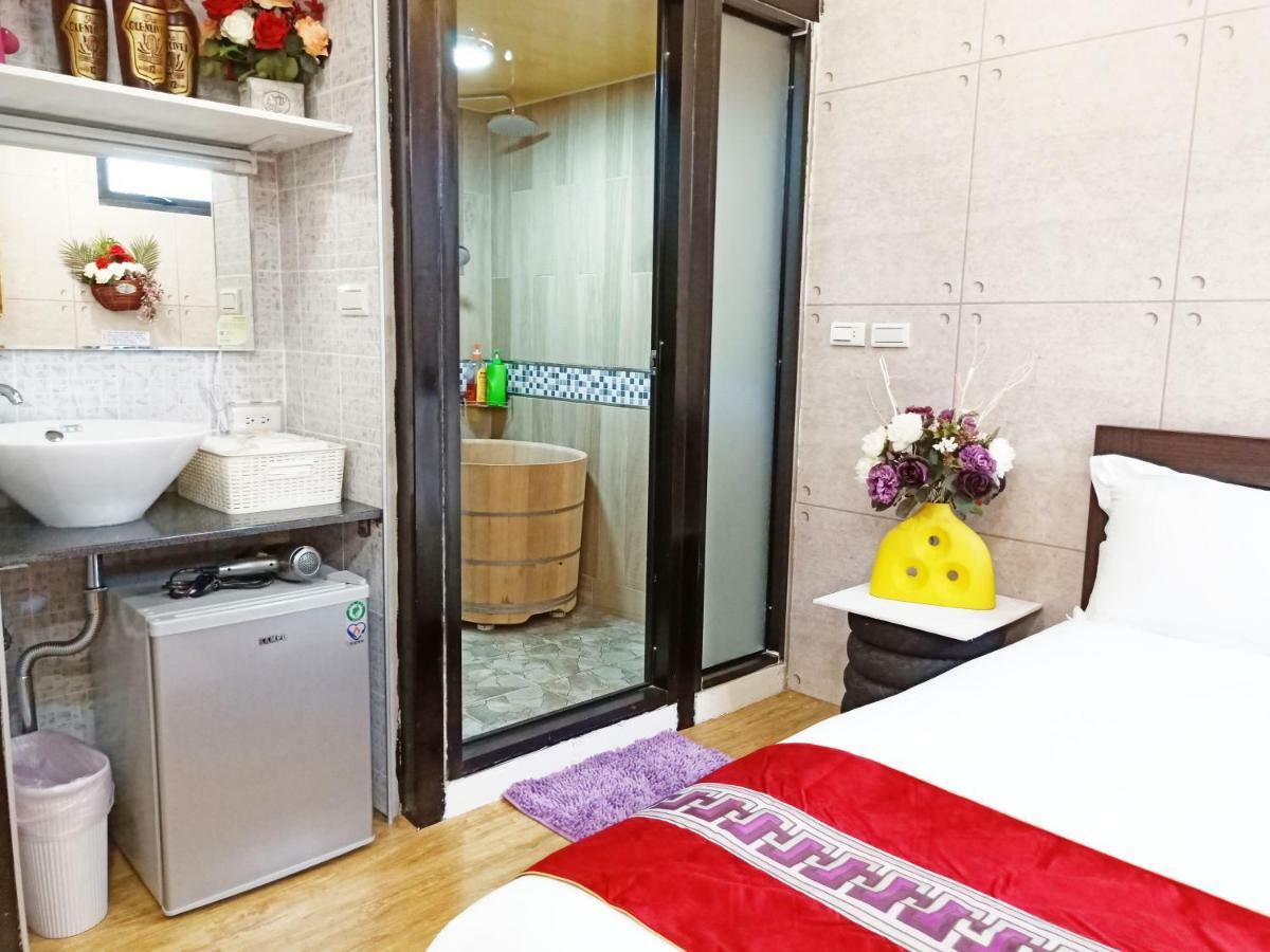 Woju Homestay Tainan Bagian luar foto