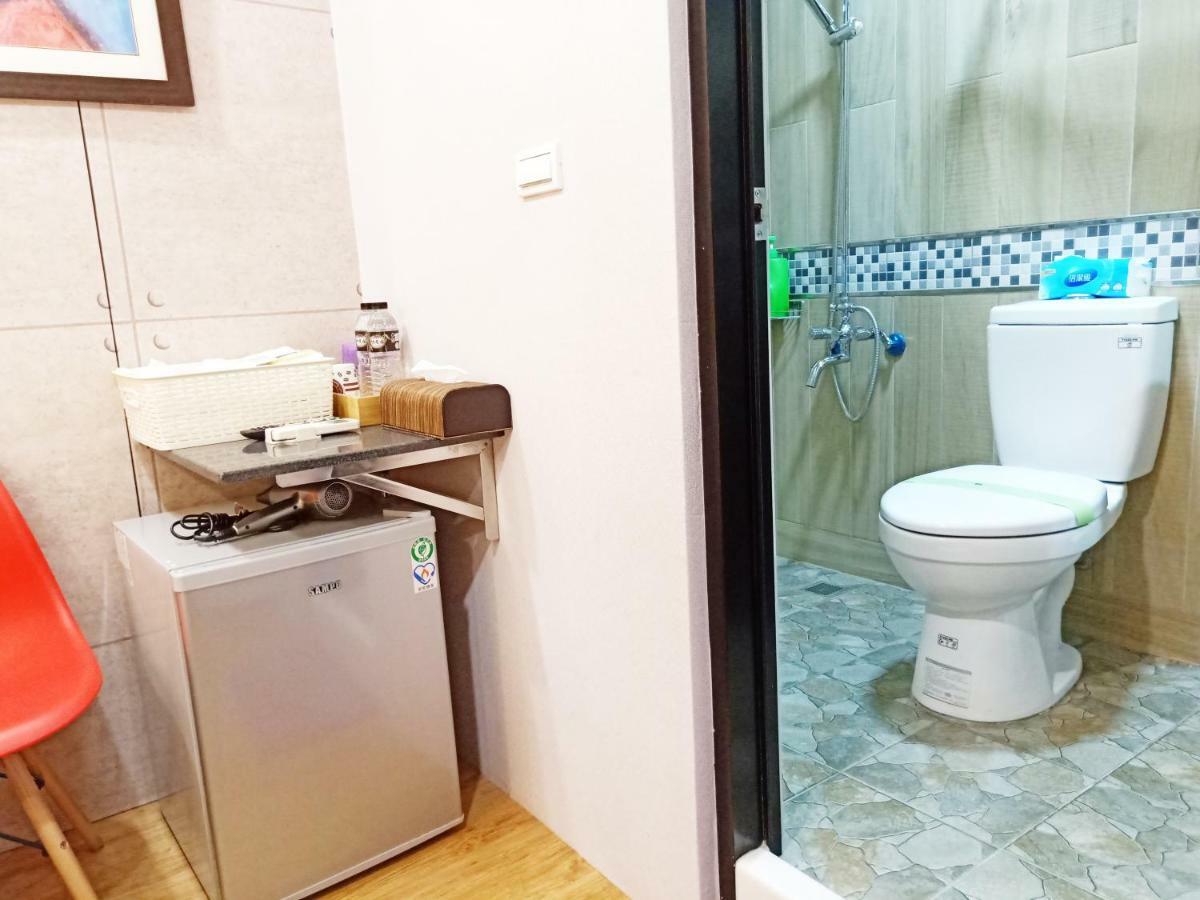 Woju Homestay Tainan Bagian luar foto