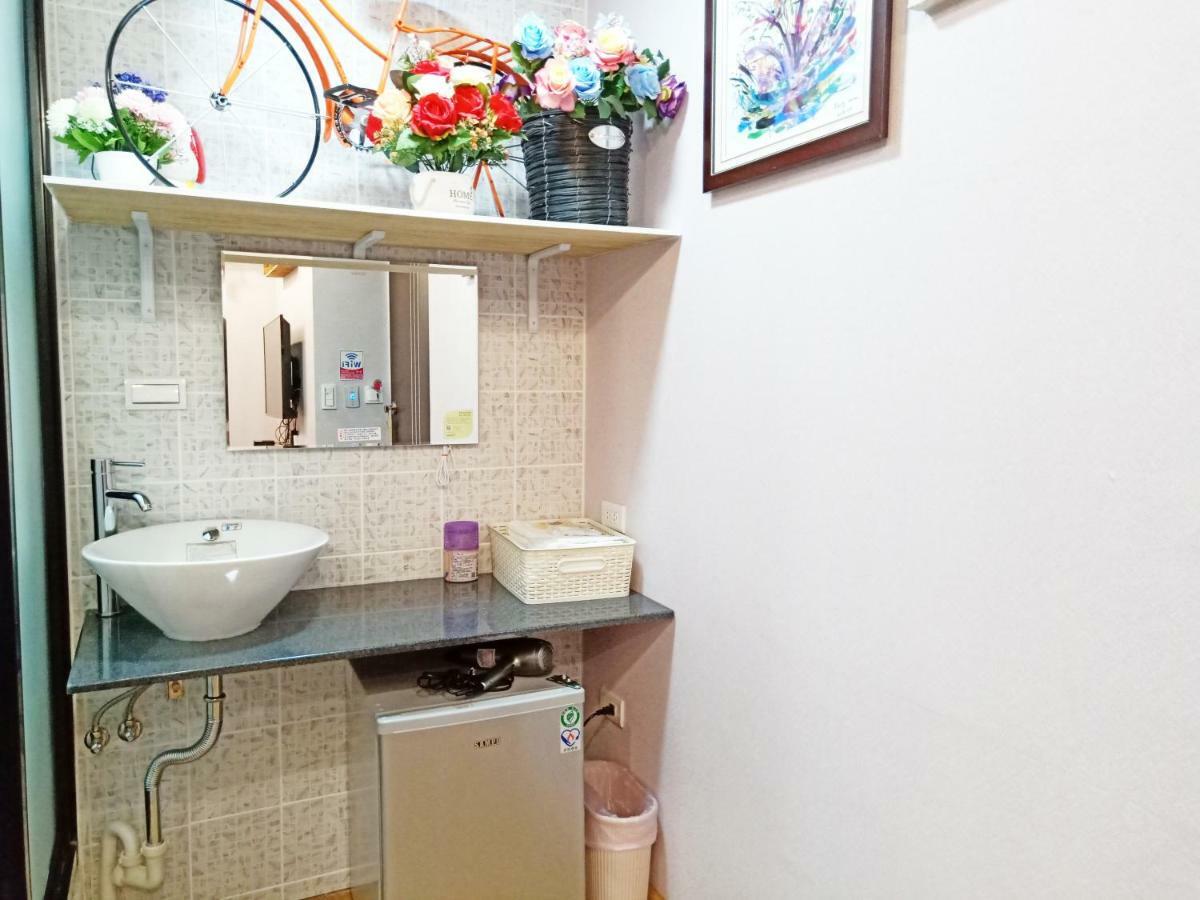 Woju Homestay Tainan Bagian luar foto