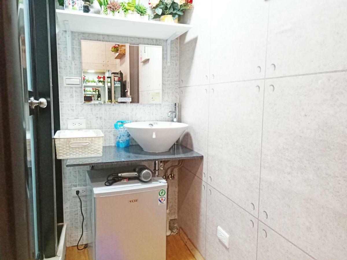 Woju Homestay Tainan Bagian luar foto